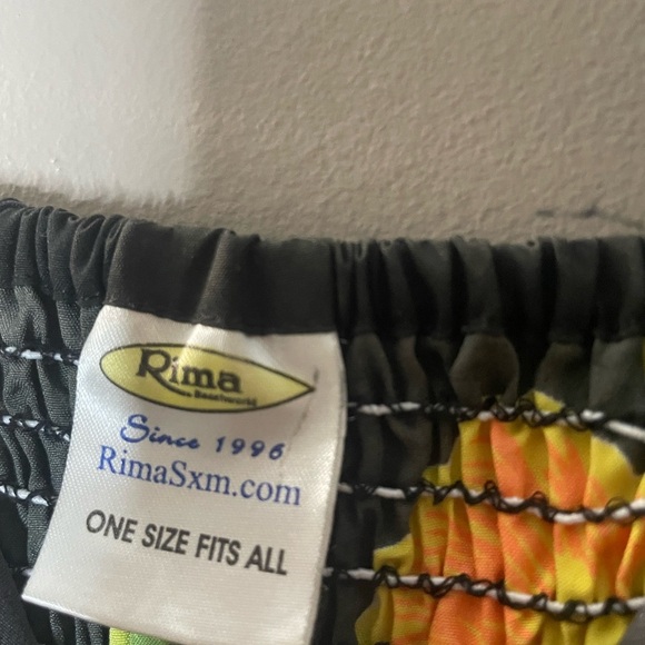 Rima Floral Maxi Dress with Vibrant Colors - Picture 3 of 4